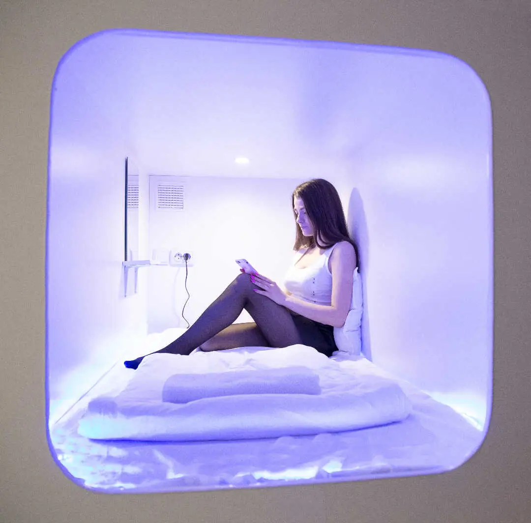 Москва: Cube Capsule Hotel (Куб)