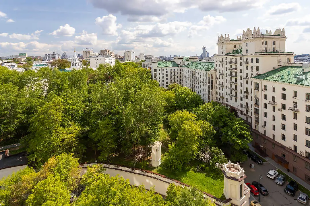 Москва: Улучшенные апартаменты с двумя спальнями