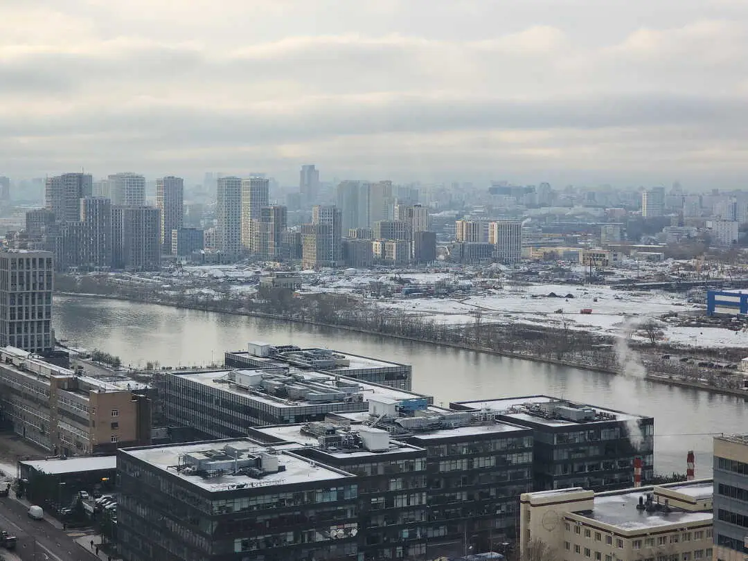 Москва: Бизнес-студия с потрясающим видом на Москва-реку