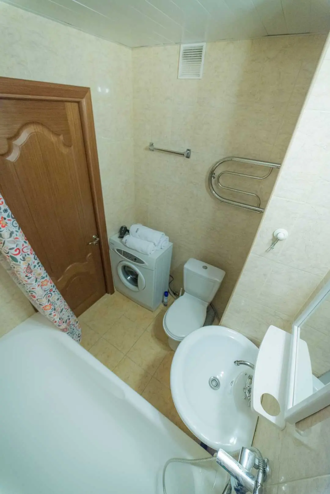 Москва: Inndays Apartments на Лазарева 52