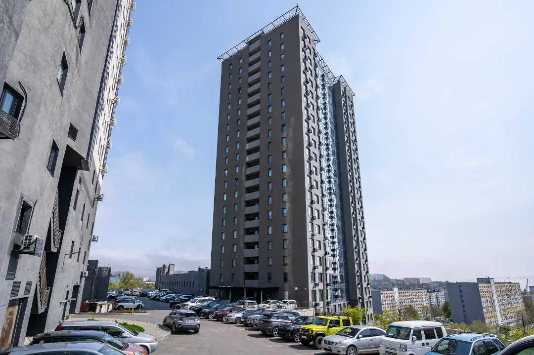 Владивосток: Апартаменты на ул. Брянская, д. 18