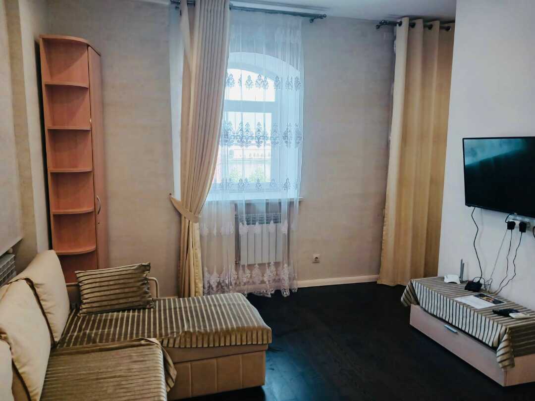 Казань: Студия с дизайнерским ремонтом на улице Фатыха Карима, 2/22