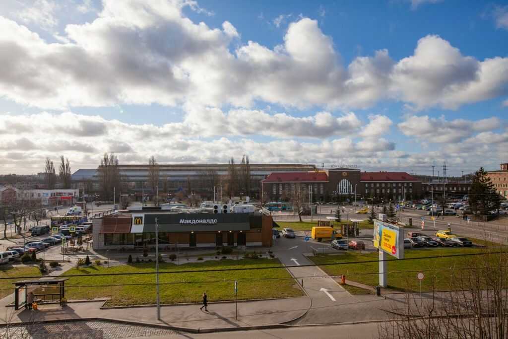 Калининград: Квартира на площади Калинина 19