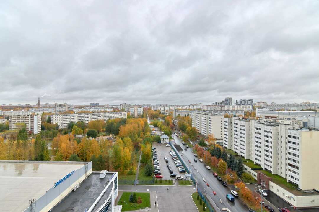 Казань: Однокомнатная на Мавлютова 17Е/1 13 этаж