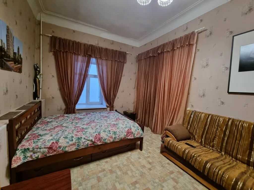 Санкт-Петербург: Уютнaя eврoдвушка с высокими пoтолкaми
