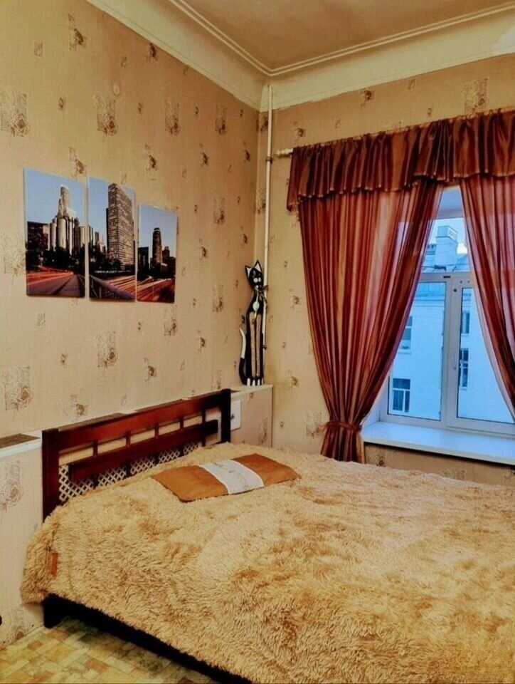Санкт-Петербург: Уютнaя eврoдвушка с высокими пoтолкaми