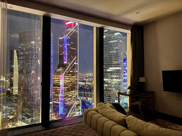 Москва: Апартаменты Sky City Moscow LUX Студия с большим окном с видом на все башни и город!