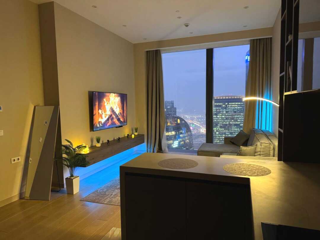 Москва: Sky City Moscow Роскошный апартамент с видом на башни на 61 этаже