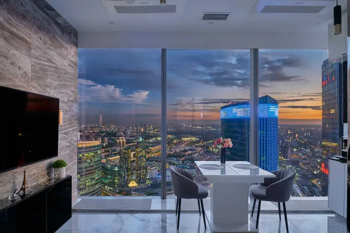 Москва: Апартаменты Sky City Moscow 80 этаж Вид на МГУ