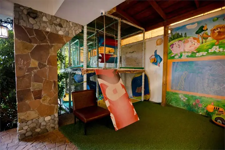 carousel image 4