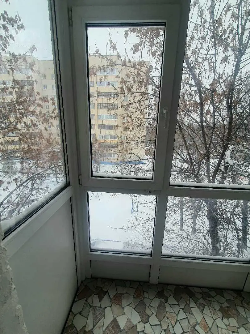 Уфа: Трёшка в центре Уфы на проспекте Октября, 15
