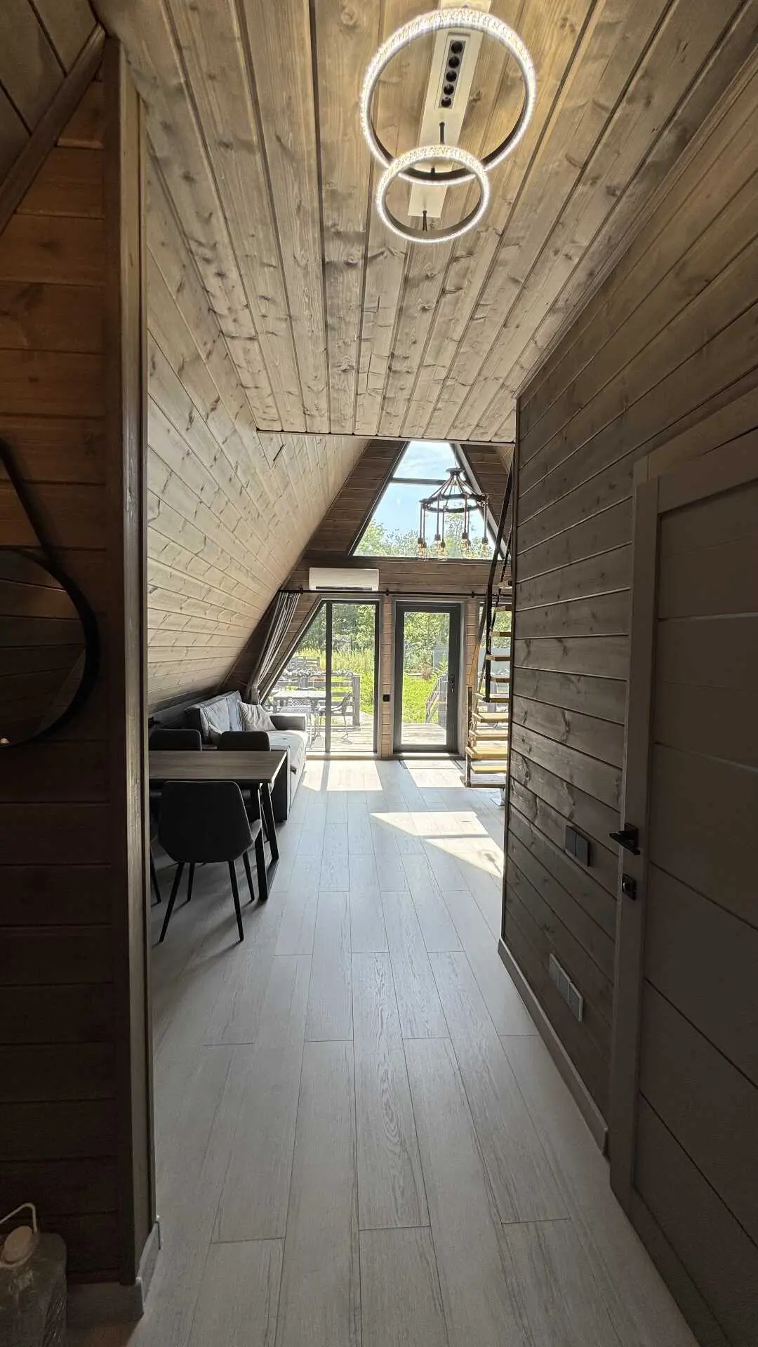 Артем: Уютный домик A-Frame