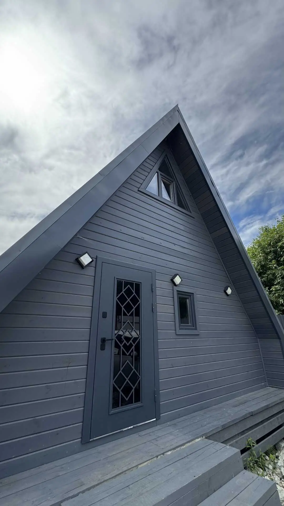Артем: Уютный домик A-Frame