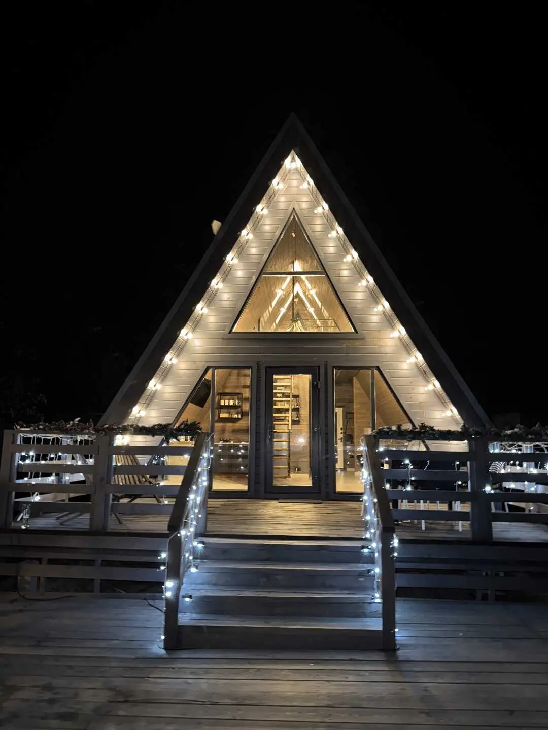 Артем: Уютный домик A-Frame