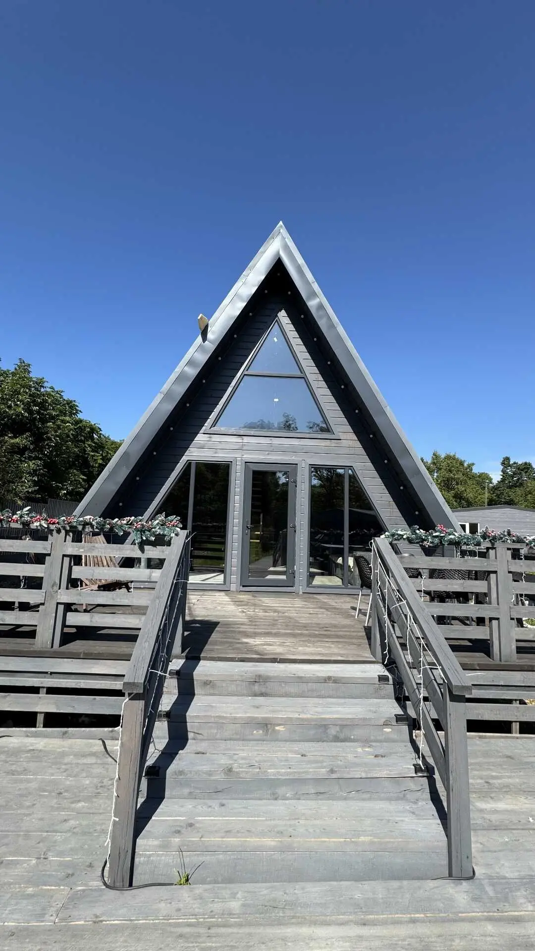 Артем: Уютный домик A-Frame