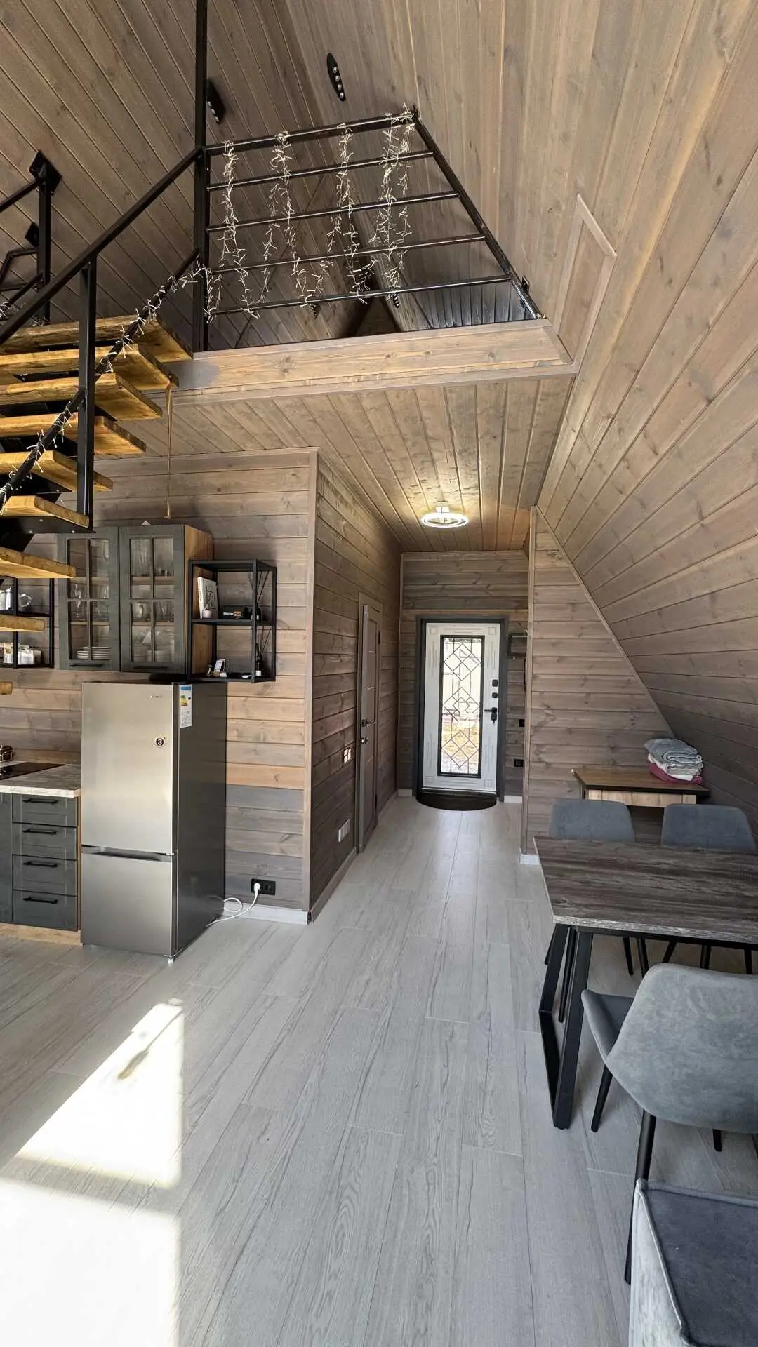 Артем: Уютный домик A-Frame