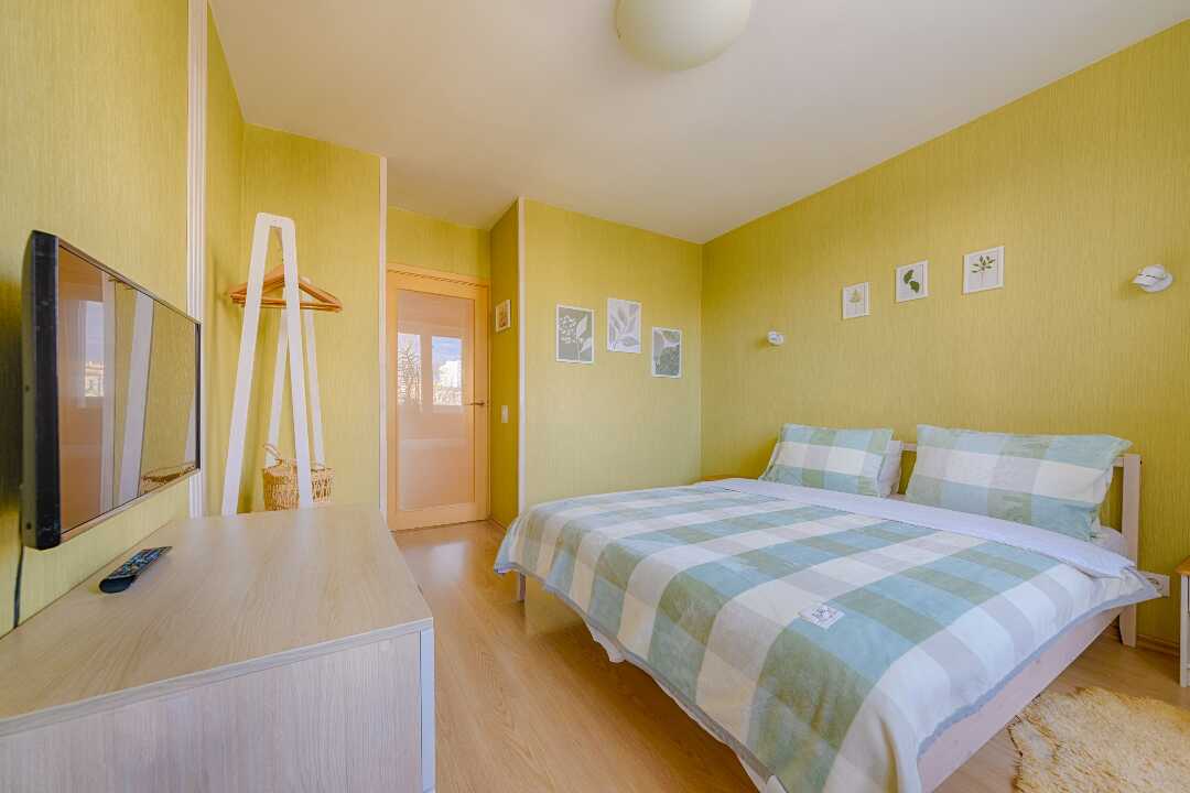 Апартаменты AtHome Apartments Коласа — фото 1