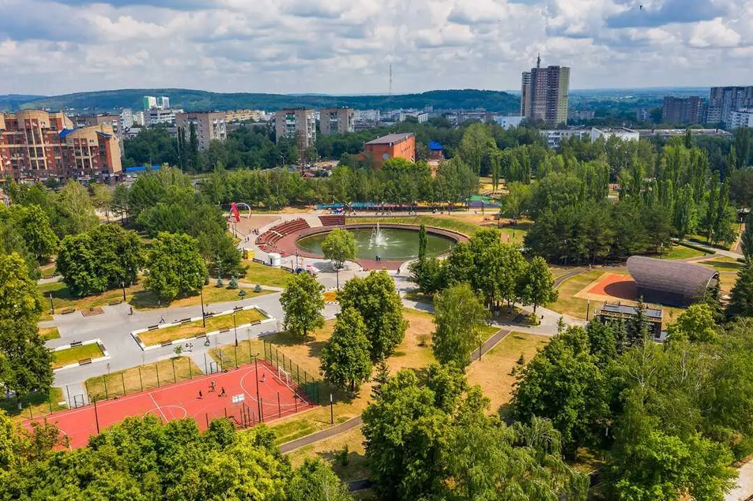 Уфа: Апартаменты в парке на ул. Черниковская 51