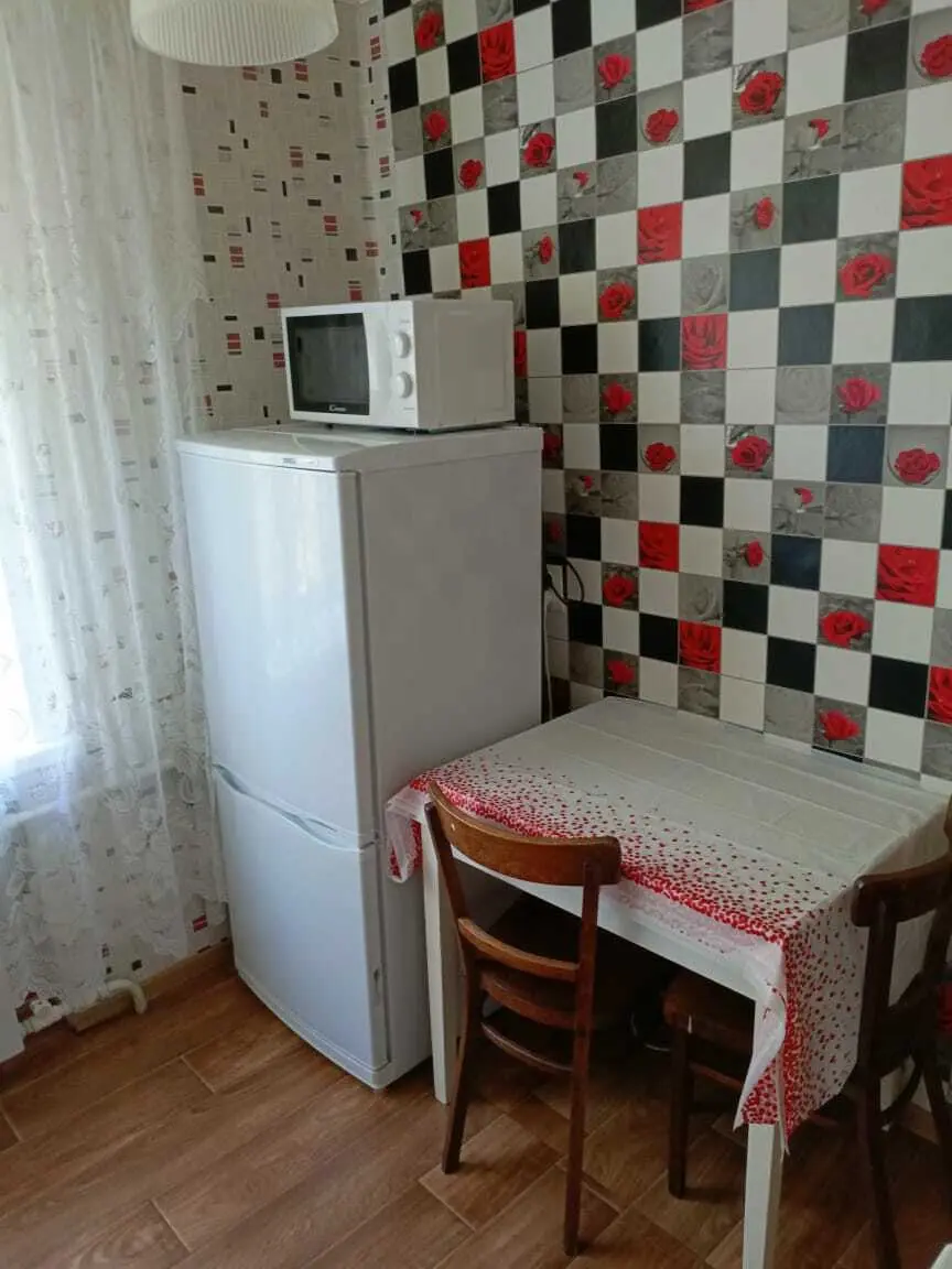 Таганрог: Уютная квартира на ул. Менделеева, 4