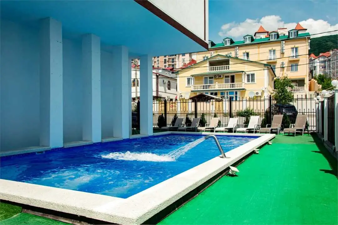 Геленджик: Гостевой дом "Alpen House"