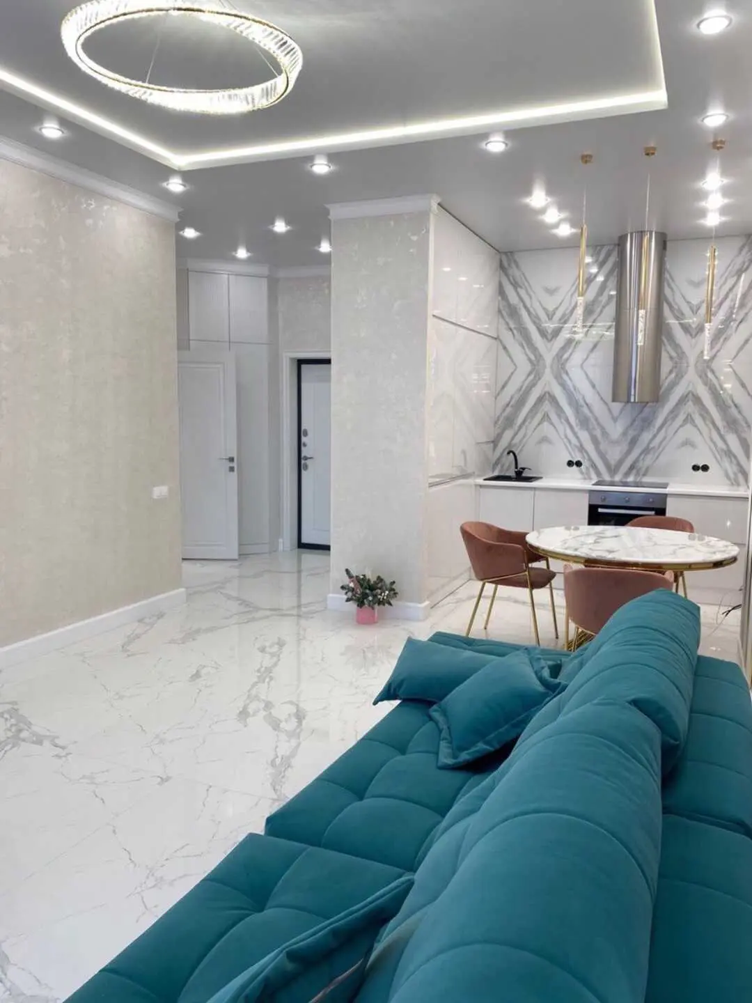 Казань: Апартаменты Дизайн на Чистопольской 88M