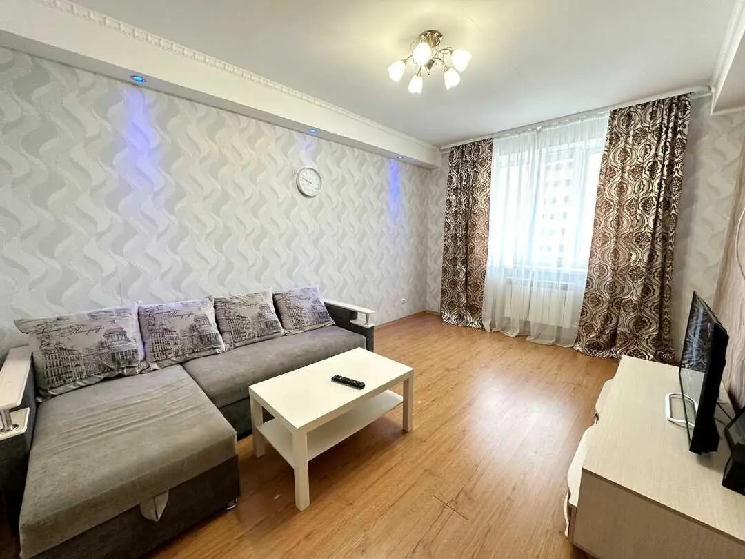 Оренбург: Апартаменты OrenRoom56 на ул. Нижний проезд, 8/1