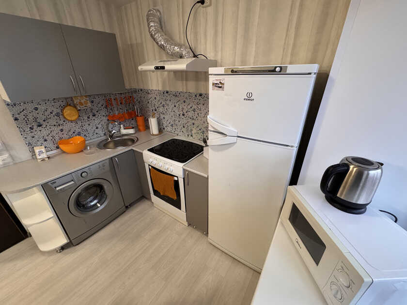 Кировск: Апартаменты на Ленина 11а, (4 этаж)