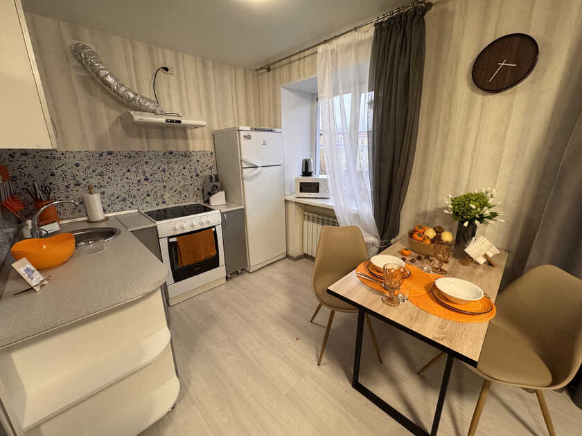 Кировск: Апартаменты на Ленина 11а, (4 этаж)
