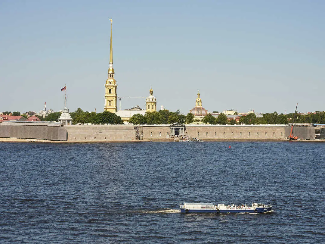 Санкт-Петербург: Квартира на миллионной