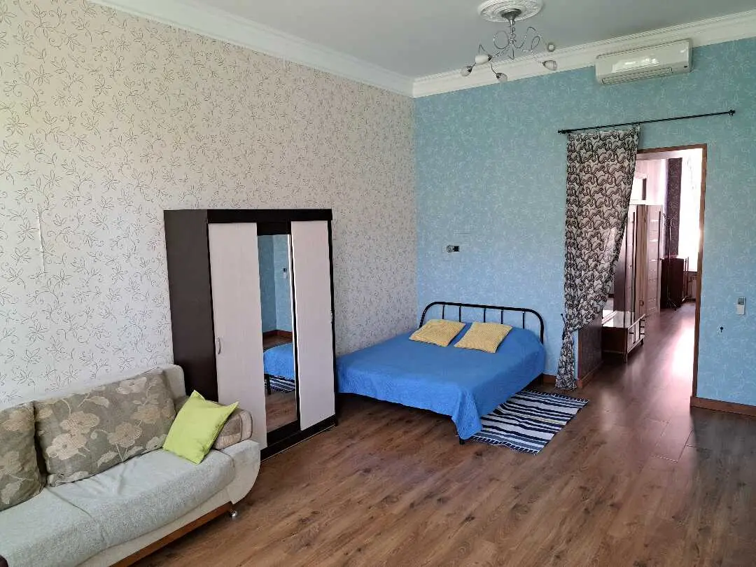 Санкт-Петербург: Квартира на Бакунина