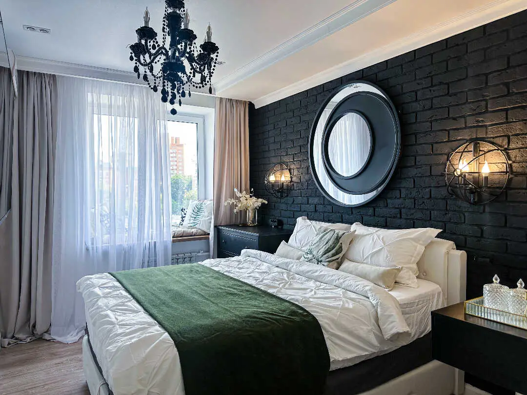 Москва: Евротрешка "Top Rooms" на Таганке у Москвы реки