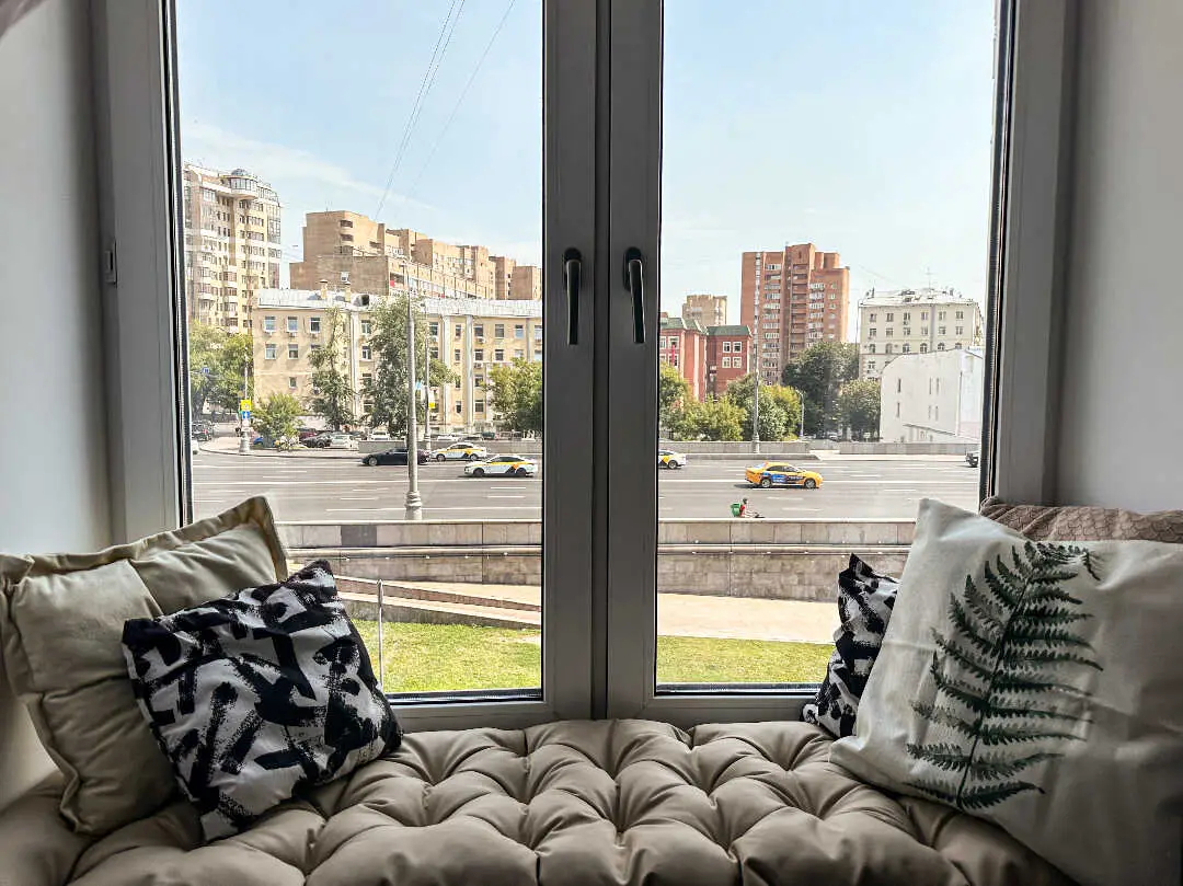 Москва: Евротрешка "Top Rooms" на Таганке у Москвы реки