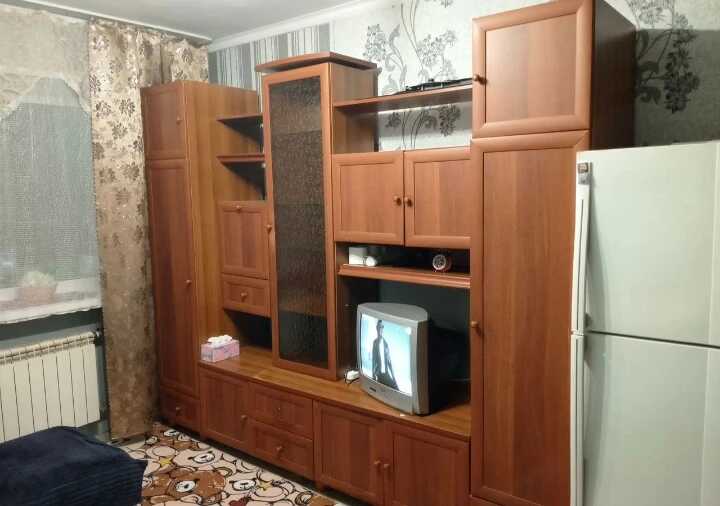 Красноярск: Комната с балконом на Высотной улице 13