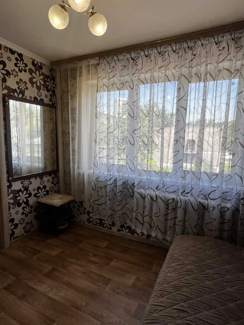Новокузнецк: Трехкомнатная квартира в центре Новокузнецка
