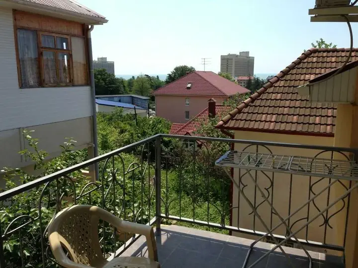 Сочи: Гостевой дом "Джина"