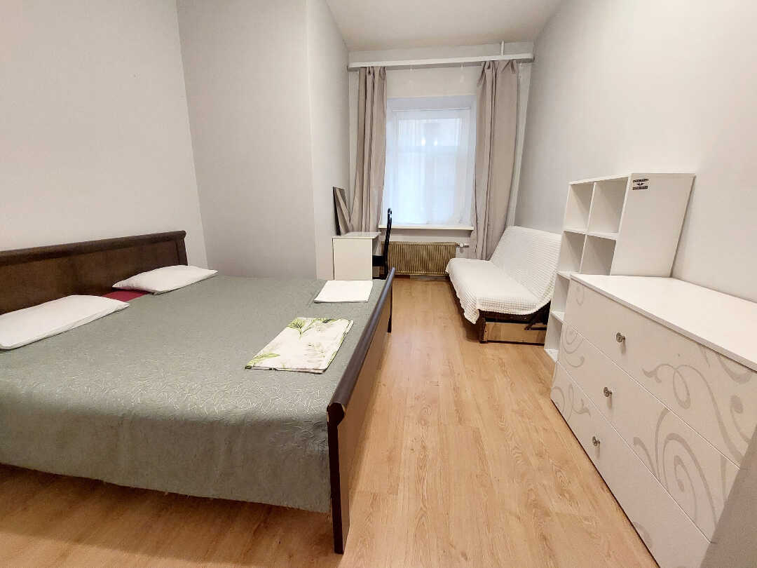 Санкт-Петербург: Меблированная комната N4 - 11 линия, 46
