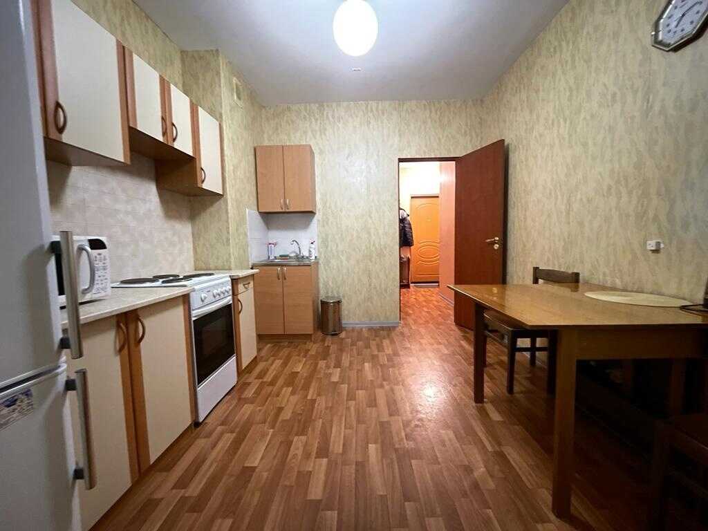 Санкт-Петербург: Меблированная комната N1 Трио на Туристской