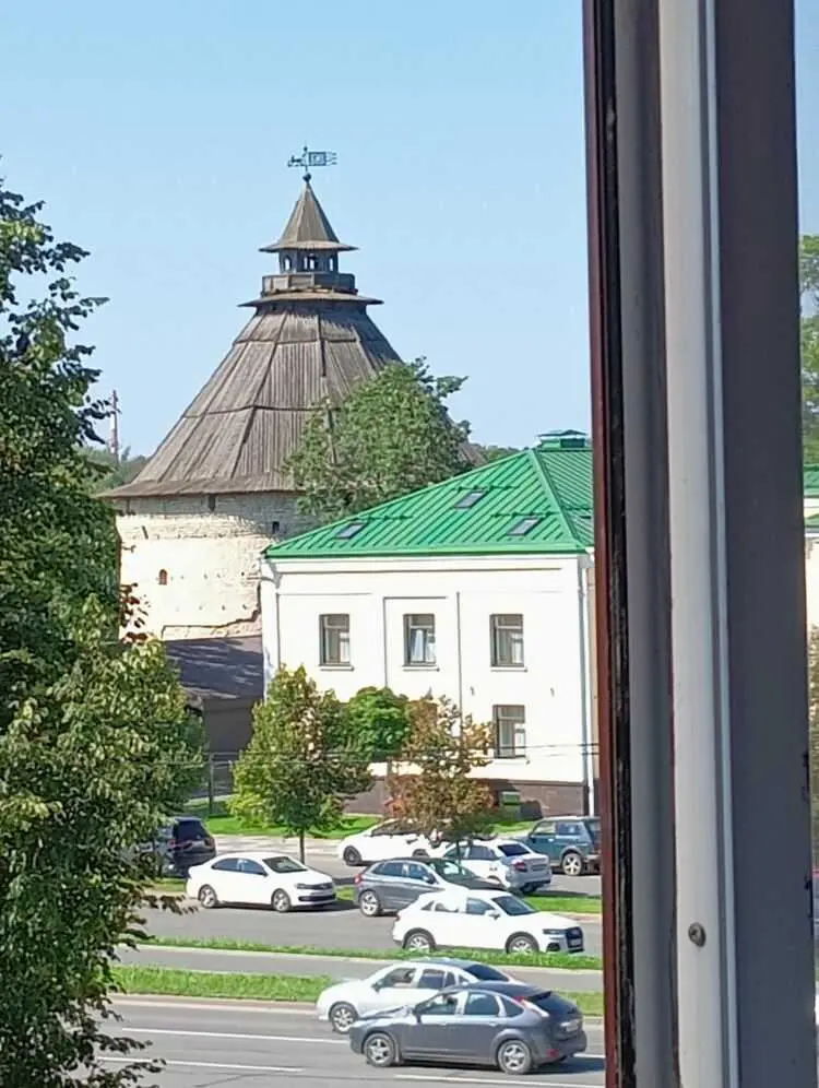 Псков: Квартира с видом на Покровскую башню