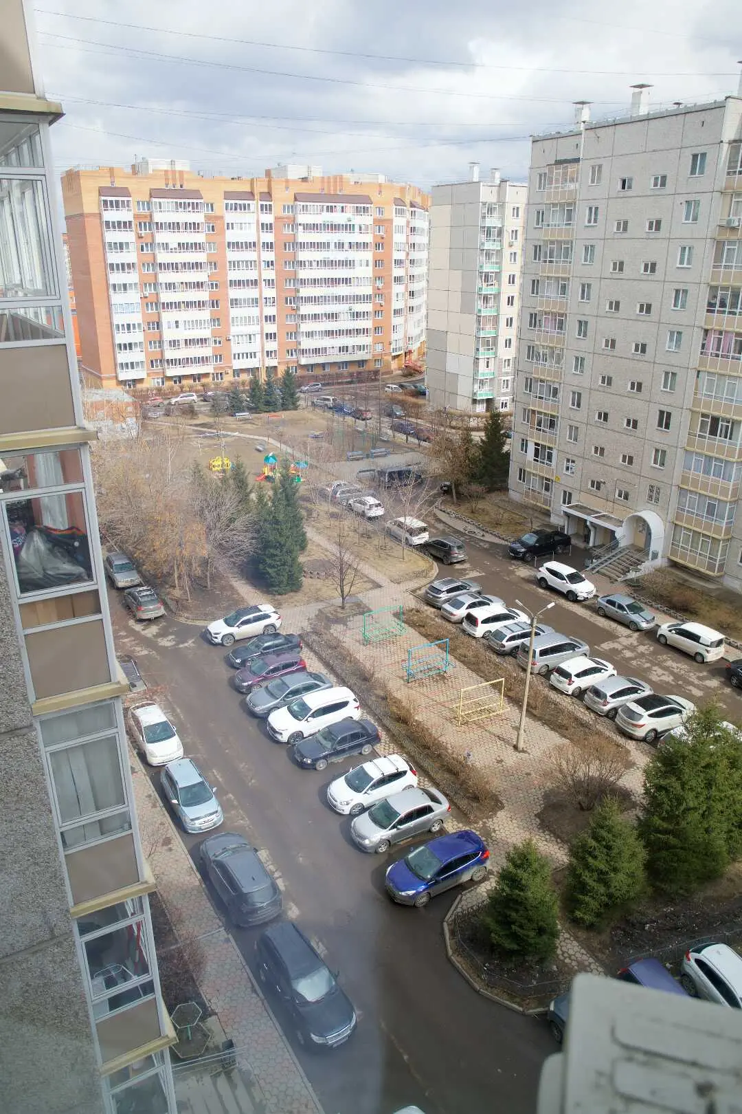 Красноярск: Двухкомнатная квартира на ул. Алексеева, 25