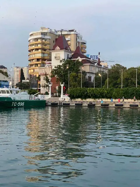 Апартаменты в центре города на берегу моря — фото 1
