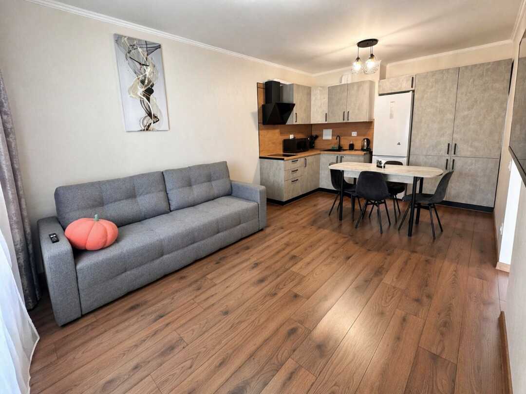 Анапа: Family Space: квартира с кухней-гостиной для семьи, вид на море и горы