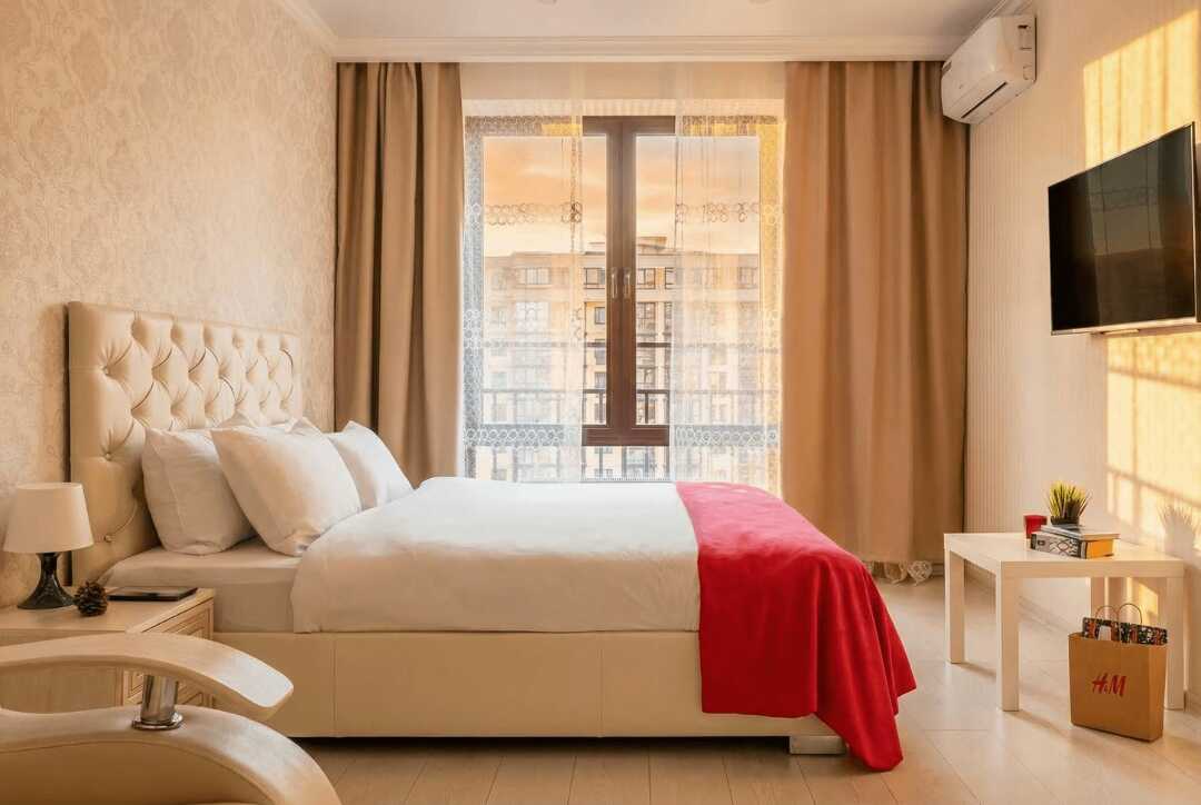 Стильные апартаменты с панорамой и lounge-балконом на ул. Гаражная, 87к1 — фото 1