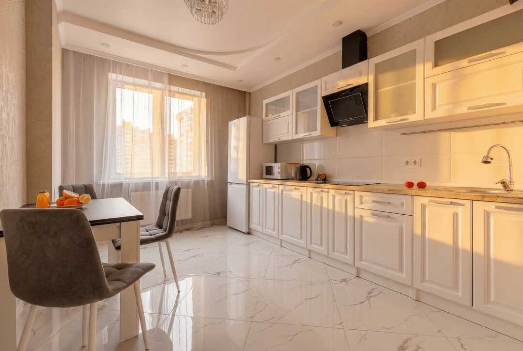 Краснодар: Стиль в ЖК Маршал, светлая квартира на 8 этаже с lounge-балконом