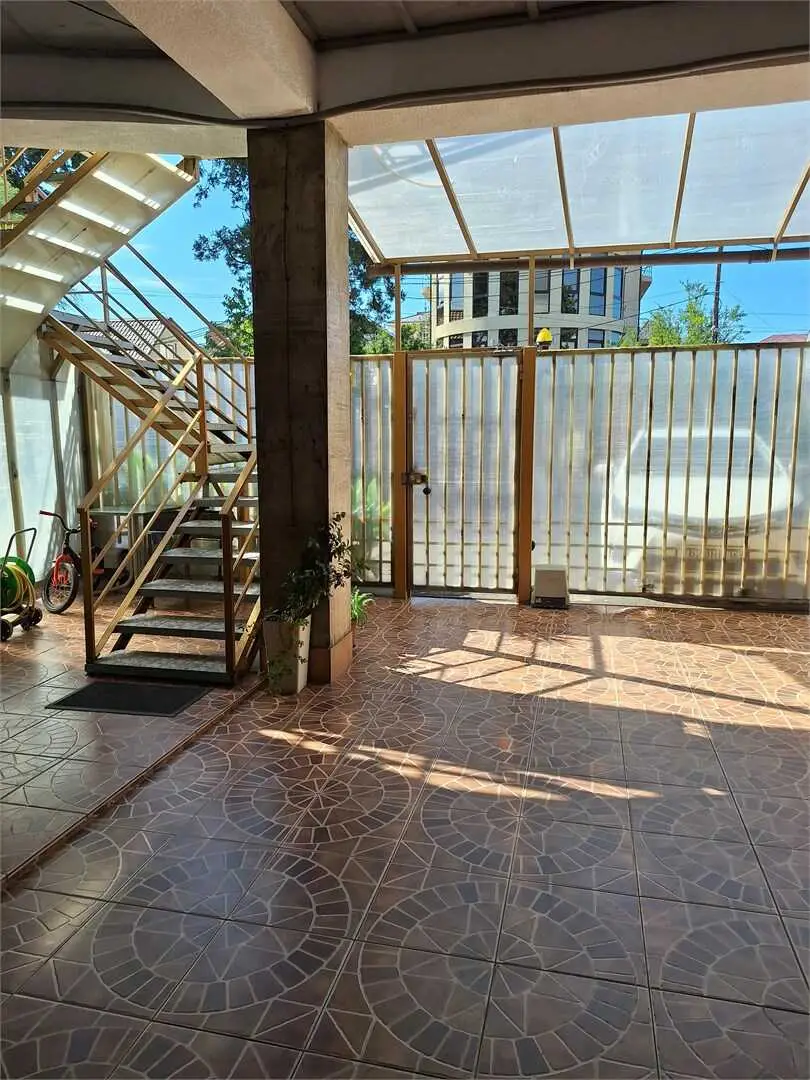 carousel image 4