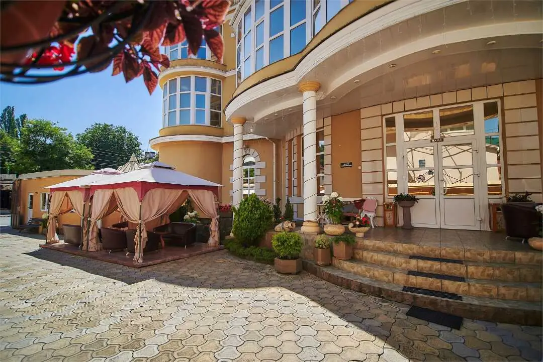 carousel image 3